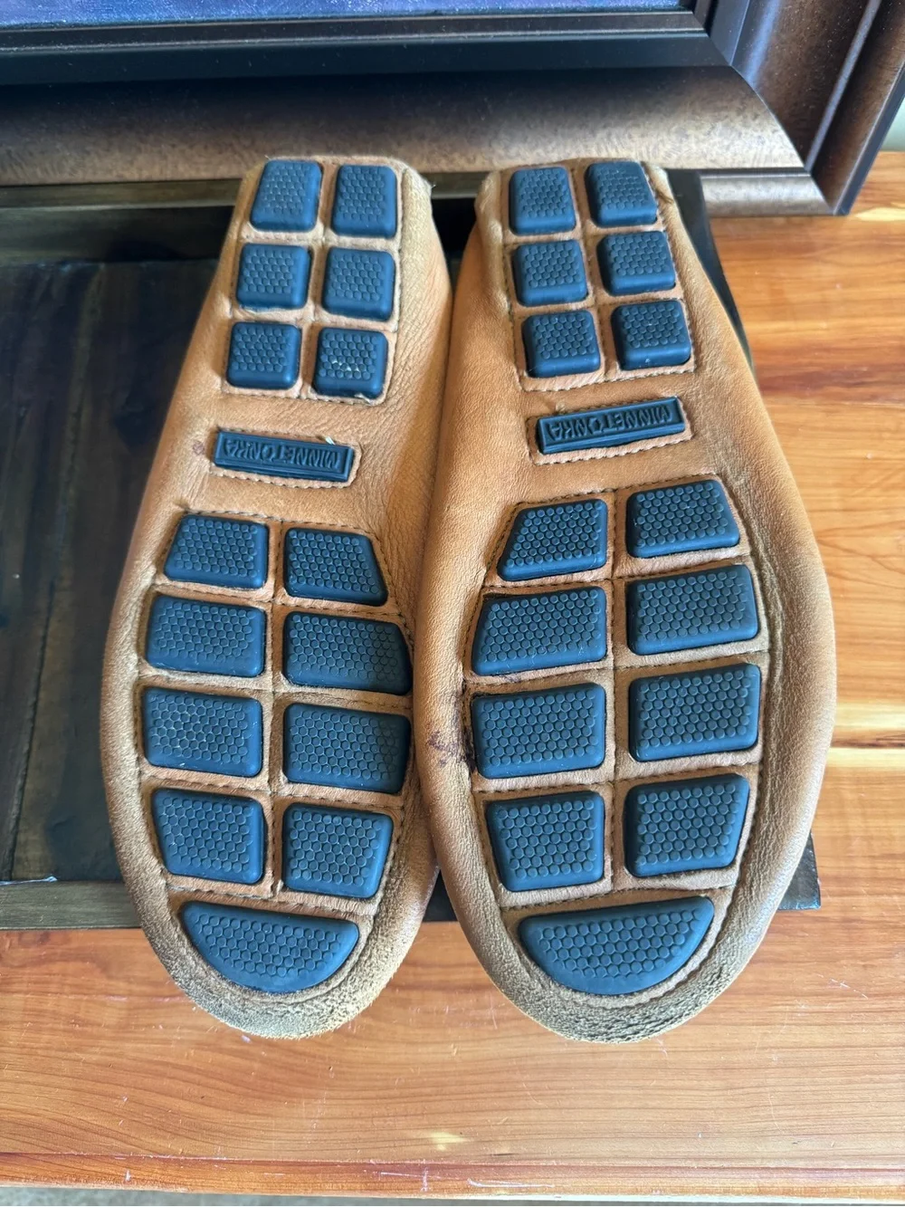 Minnetonka Chestnut Leather Moccasin Slip-On Loafers